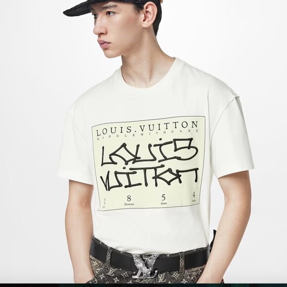 Men's Louis Vuitton  Louis Vuitton Signature Print Tee - Picture 1 of 8